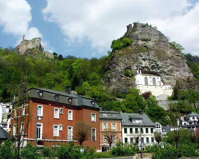 Độc đáo nhà thờ trong hang núi ở Oberstein, miền Tây nước Đức - 3