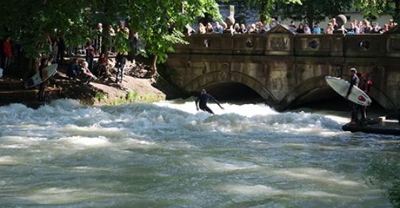 132 Content Song Bien Tren Mat Kenh Trung Tam Thanh Pho Munich4 1