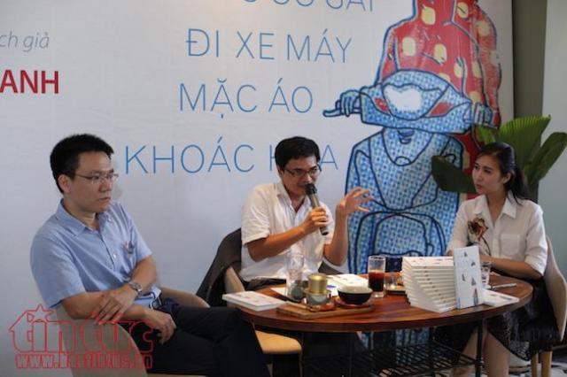  Những cô gái đi xe máy mặc áo khoác hoa gây ấn tượng cho nhà văn Đức  - 1